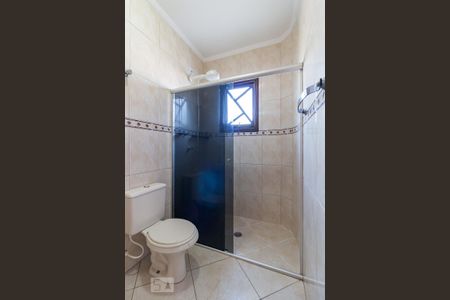 Casa à venda com 135m², 3 quartos e 4 vagasBanheiro quarto 3 suíte