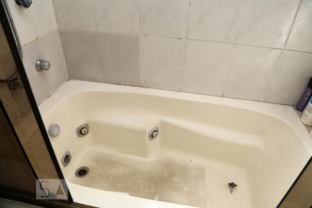 Apartamento à venda com 99m², 3 quartos e 2 vagasBanheiro da Suíte