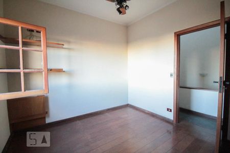 Casa à venda com 280m², 4 quartos e 2 vagasQuarto