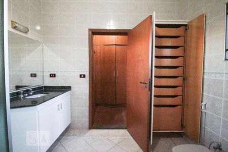 Casa à venda com 280m², 4 quartos e 2 vagasBanheiro