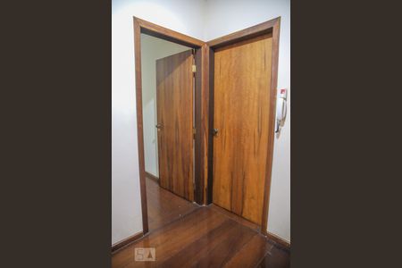 Casa à venda com 320m², 3 quartos e 6 vagasHall