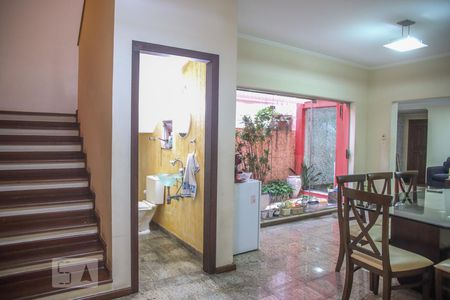 Casa à venda com 320m², 3 quartos e 6 vagasSala