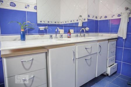 Casa à venda com 320m², 3 quartos e 6 vagasBanheiro da Suíte Master