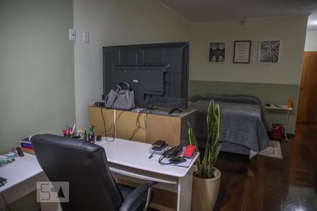 Casa à venda com 320m², 3 quartos e 6 vagasSuíte 2