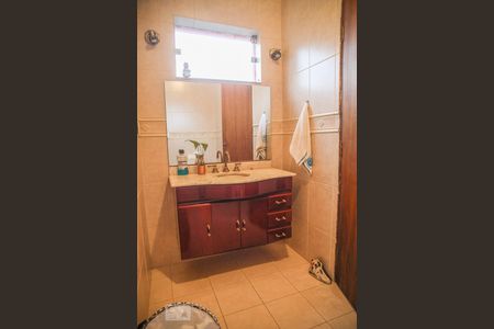 Casa à venda com 320m², 3 quartos e 6 vagasBanheiro da suíte 3