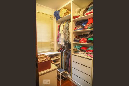 Casa à venda com 320m², 3 quartos e 6 vagasCloset