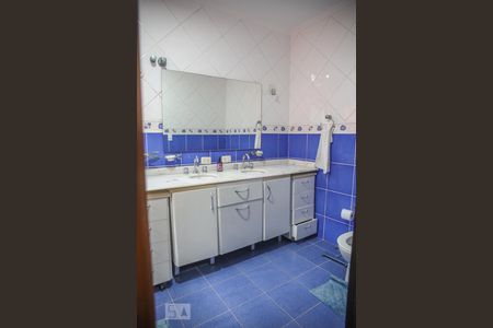 Casa à venda com 320m², 3 quartos e 6 vagasBanheiro da Suíte Master