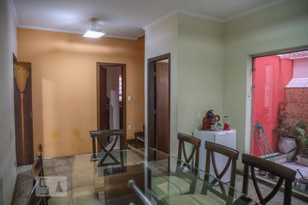 Casa à venda com 320m², 3 quartos e 6 vagasSala