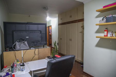 Casa à venda com 320m², 3 quartos e 6 vagasSuíte 2