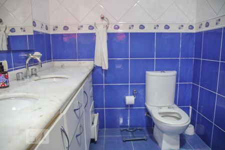 Casa à venda com 320m², 3 quartos e 6 vagasBanheiro da Suíte Master