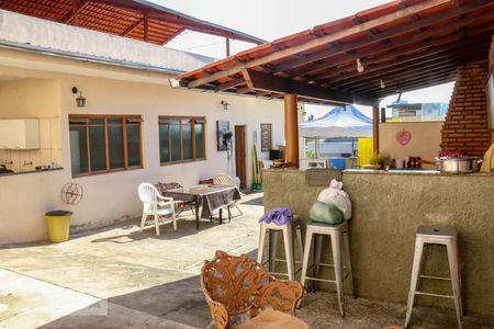 Casa à venda com 140m², 3 quartos e 15 vagasÁrea Externa