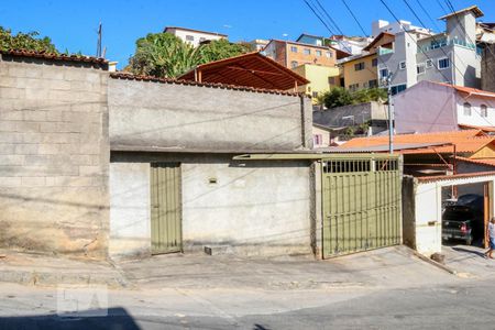 Casa à venda com 140m², 3 quartos e 15 vagasFachada
