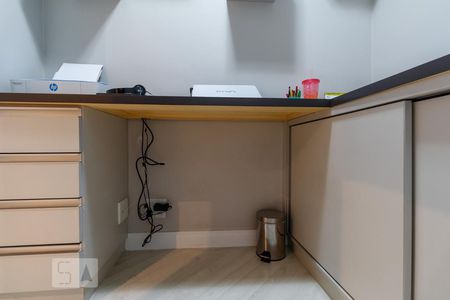 Apartamento à venda com 79m², 2 quartos e 1 vagaEscritório