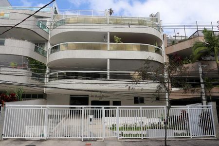 Apartamento para alugar com 98m², 2 quartos e 2 vagasSacada do Prédio 