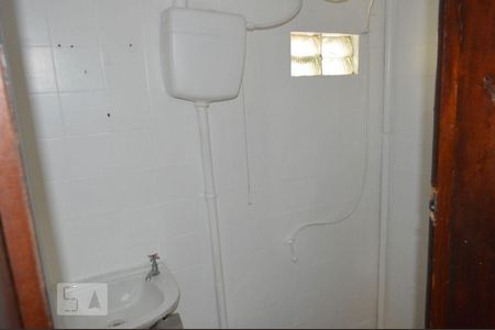Banheiro de kitnet/studio para alugar com 1 quarto, 20m² em Icaraí, Niterói