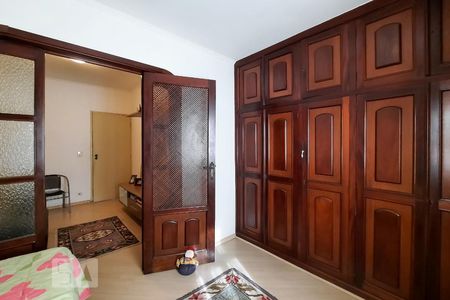 Casa para alugar com 250m², 4 quartos e 2 vagas Casa para alugar com 250m², 4 quartos e 2 vagasQuarto 1