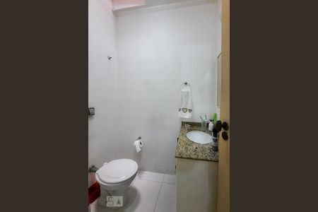 Casa para alugar com 250m², 4 quartos e 2 vagas Casa para alugar com 250m², 4 quartos e 2 vagasBanheiro Social