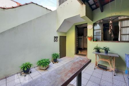 Casa para alugar com 250m², 4 quartos e 2 vagas Casa para alugar com 250m², 4 quartos e 2 vagasÁrea