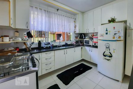 Casa para alugar com 250m², 4 quartos e 2 vagas Casa para alugar com 250m², 4 quartos e 2 vagasCozinha