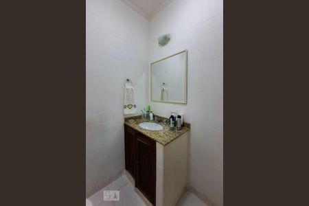 Casa para alugar com 250m², 4 quartos e 2 vagas Casa para alugar com 250m², 4 quartos e 2 vagasBanheiro Social