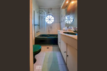 Casa para alugar com 250m², 4 quartos e 2 vagas Casa para alugar com 250m², 4 quartos e 2 vagasBanheiro da Suíte