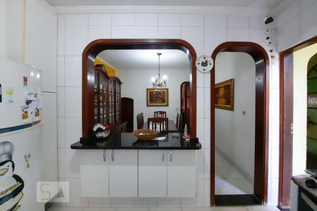 Casa para alugar com 250m², 4 quartos e 2 vagas Casa para alugar com 250m², 4 quartos e 2 vagasCozinha