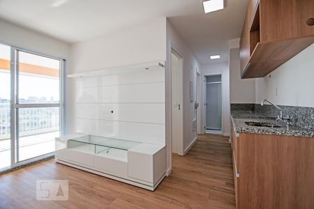 Sala e Cozinha de apartamento para alugar com 2 quartos, 53m² em Santo Amaro, São Paulo