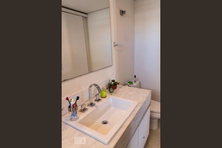 Apartamento à venda com 100m², 2 quartos e 2 vagas Apartamento à venda com 100m², 2 quartos e 2 vagasBanheiro suite