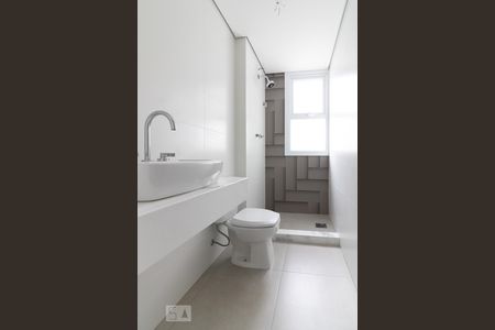 Banheiro da suite 1 de apartamento à venda com 3 quartos, 145m² em Cristal, Porto Alegre