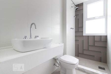 Banheiro da suite 1 de apartamento à venda com 3 quartos, 145m² em Cristal, Porto Alegre