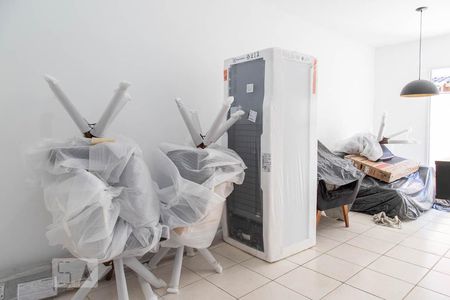 Casa de condomínio para alugar com 83m², 3 quartos e 2 vagas Casa de condomínio para alugar com 83m², 3 quartos e 2 vagasSala