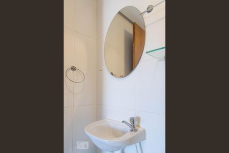 Casa de condomínio para alugar com 83m², 3 quartos e 2 vagas Casa de condomínio para alugar com 83m², 3 quartos e 2 vagasBanheiro social