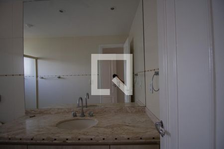 Apartamento à venda com 360m², 4 quartos e 2 vagasBanheiro da Suíte 1