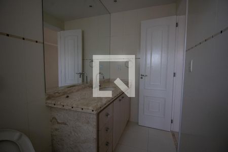 Apartamento à venda com 360m², 4 quartos e 2 vagasBanheiro da Suíte 1