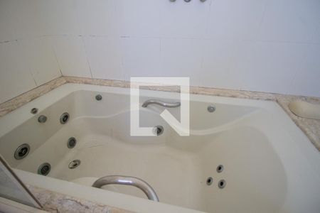 Apartamento à venda com 360m², 4 quartos e 2 vagasBanheiro da Suíte 3