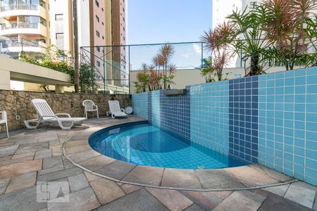 Apartamento à venda com 70m², 3 quartos e 2 vagasÁrea comum - Piscina