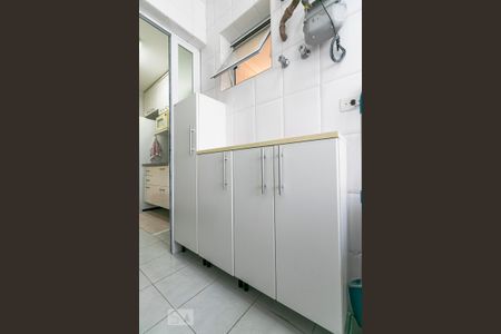 Apartamento à venda com 70m², 3 quartos e 2 vagasÁrea de Serviço - Armário