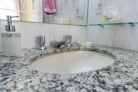 Apartamento à venda com 70m², 3 quartos e 2 vagasBanheiro da Suíte - Pia