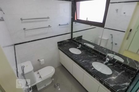 Apartamento à venda com 130m², 3 quartos e 2 vagasQuarto 3 - suite