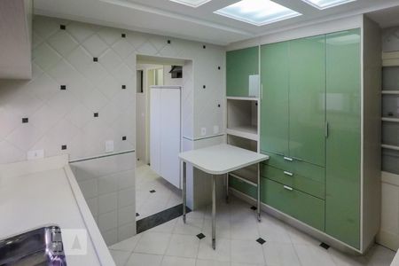 Apartamento à venda com 130m², 3 quartos e 2 vagasCozinha