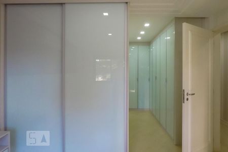 Apartamento à venda com 130m², 3 quartos e 2 vagasQuarto 3 - suite