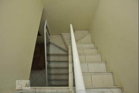 Escada de casa de condomínio à venda com 3 quartos, 100m² em Tanque, Rio de Janeiro