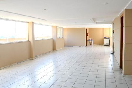 Apartamento para alugar com 50m², 2 quartos e 1 vaga Apartamento para alugar com 50m², 2 quartos e 1 vagaÁrea comum - Salão de festas