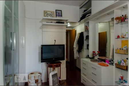Apartamento à venda com 201m², 3 quartos e 2 vagasQuarto Suíte 2
