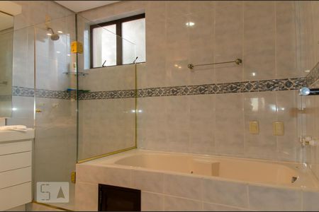 Apartamento à venda com 201m², 3 quartos e 2 vagasBanheiro da Suíte 1