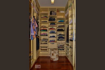 Apartamento à venda com 201m², 3 quartos e 2 vagasCloset