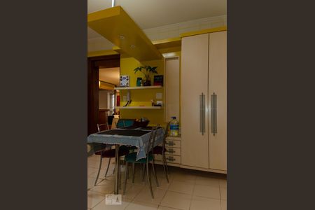 Apartamento à venda com 201m², 3 quartos e 2 vagasCozinha