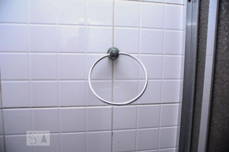 Banheiro de apartamento à venda com 1 quarto, 49m² em Teresópolis, Porto Alegre