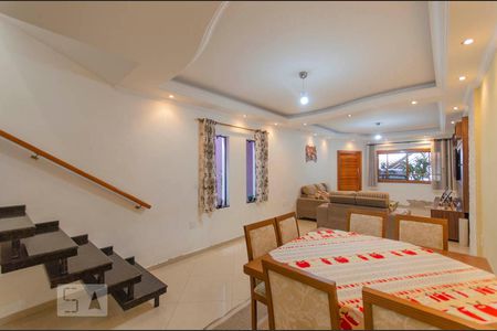 Sala de casa para alugar com 3 quartos, 200m² em Vila Nova Curuçá, São Paulo