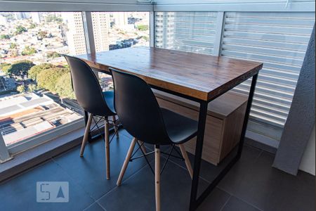 Studio para alugar com 35m², 1 quarto e 1 vagaMesa/cadeira